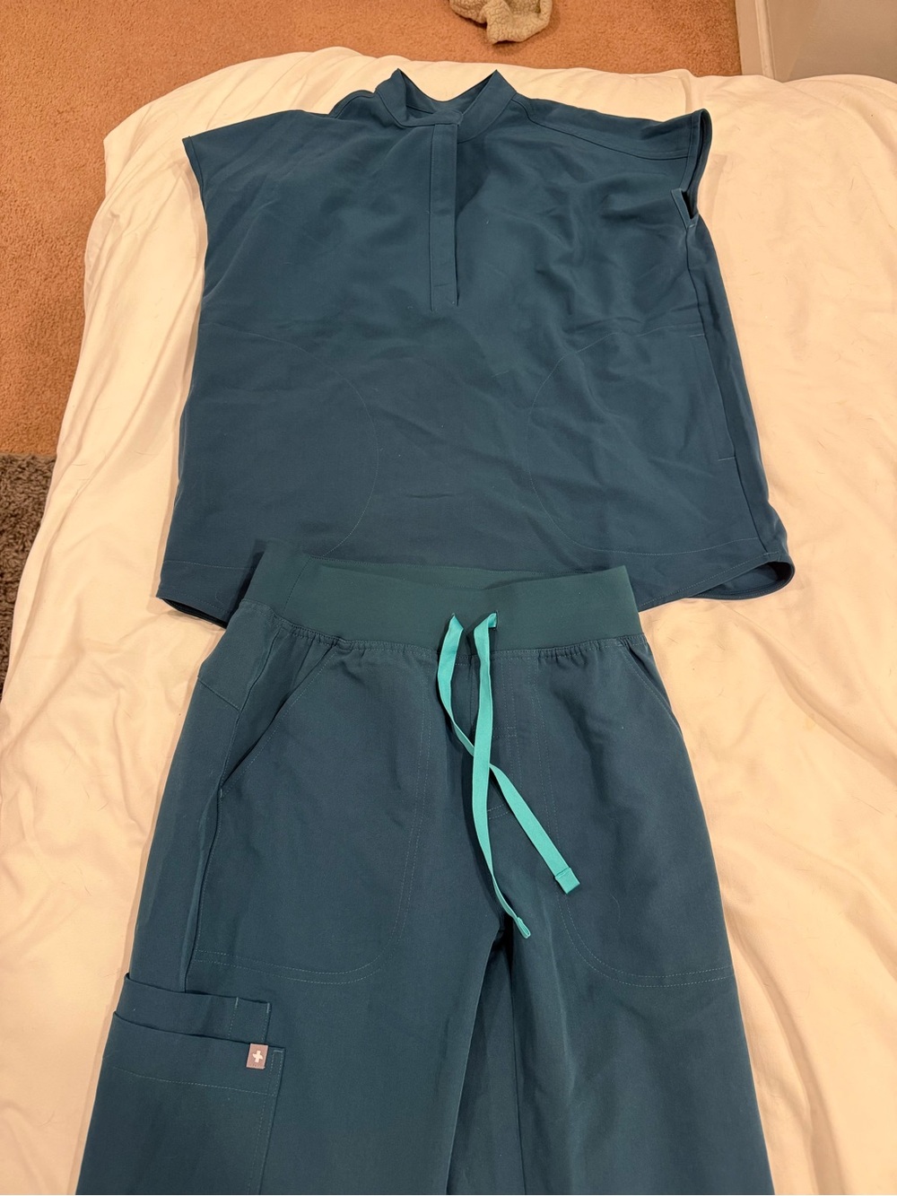 Figs Women’s caribbean blue scrub set